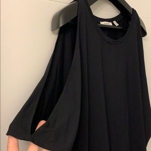 Aritzia Babaton cold shoulder shirt